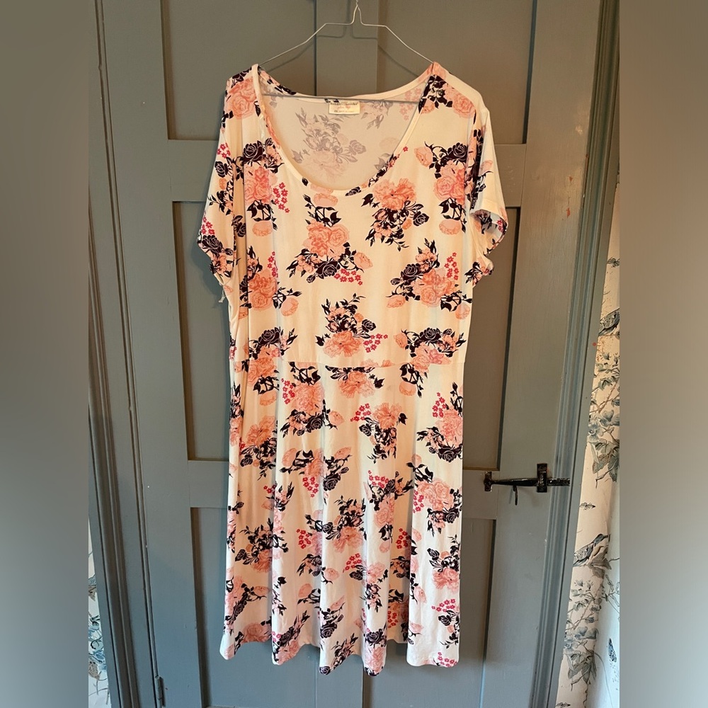 Bobbie Brooks 2x White Floral Dress